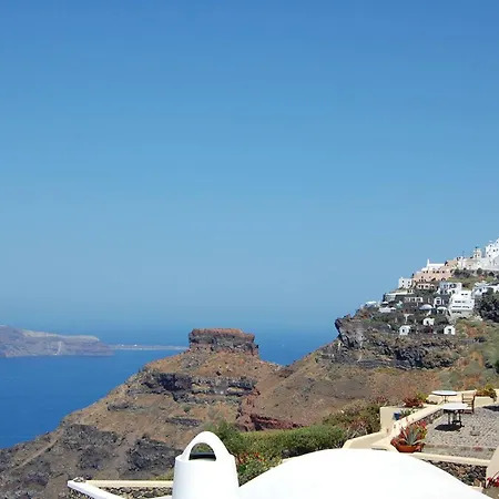 Superb Naxos Triple Semi-basement Private Balcony Appartamento